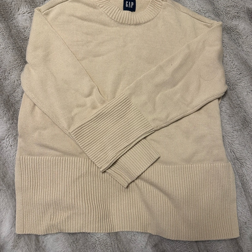 GAP Men's Beige Crewneck Sweater